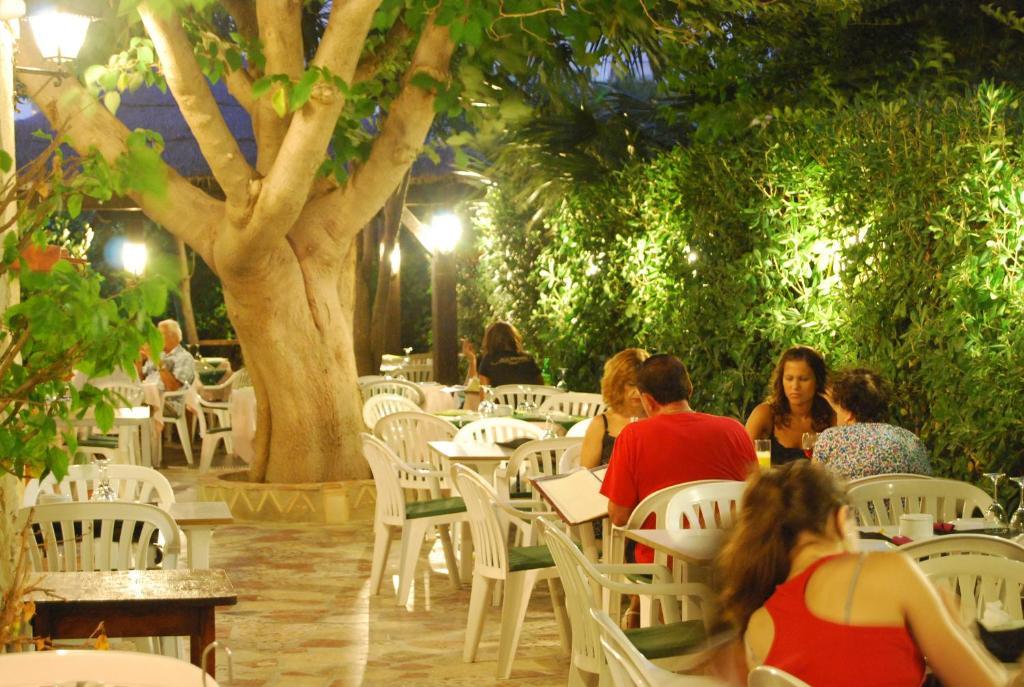 Hostal Mi Campana Denia Exterior photo