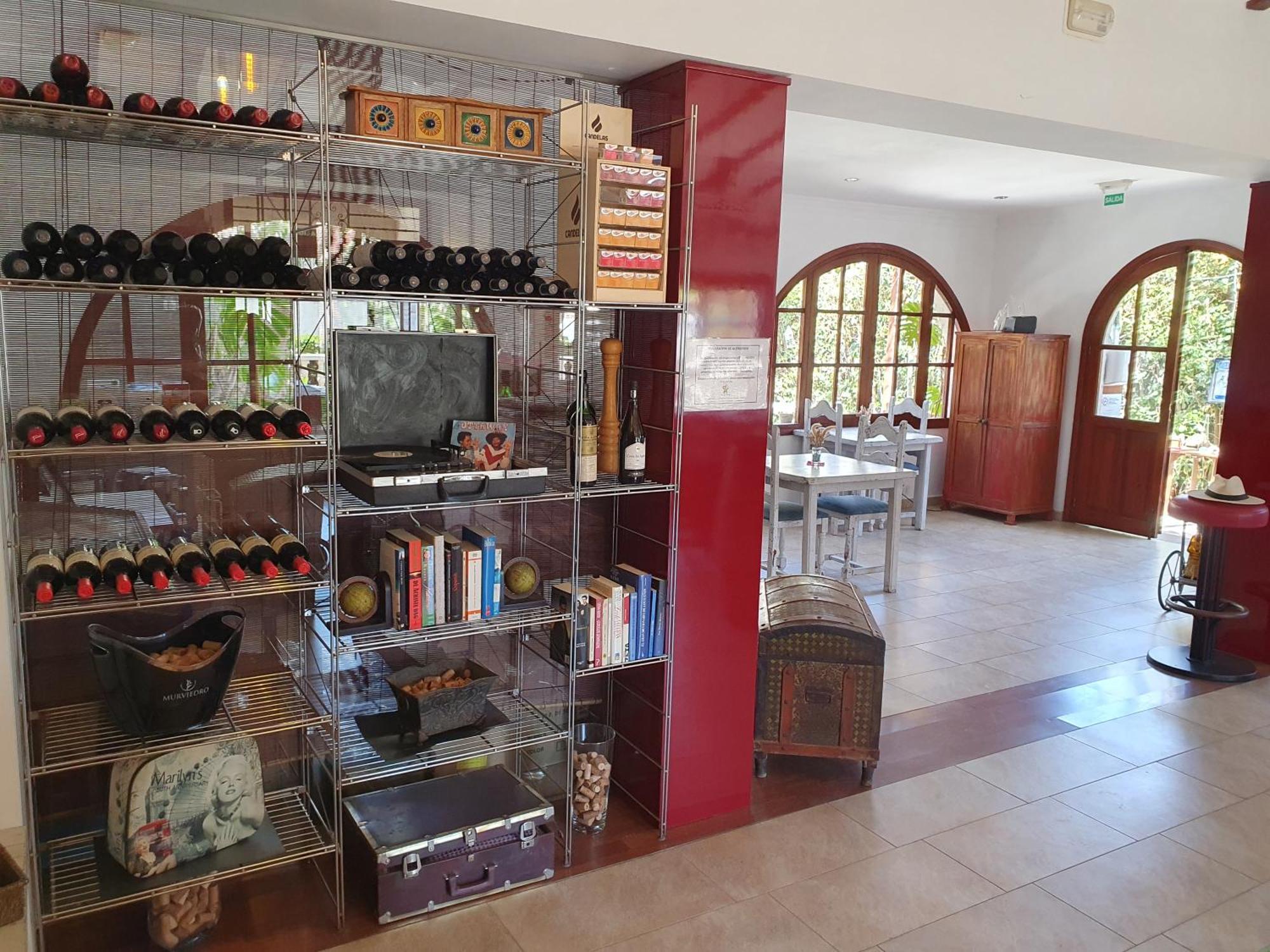 Hostal Mi Campana Denia Exterior photo