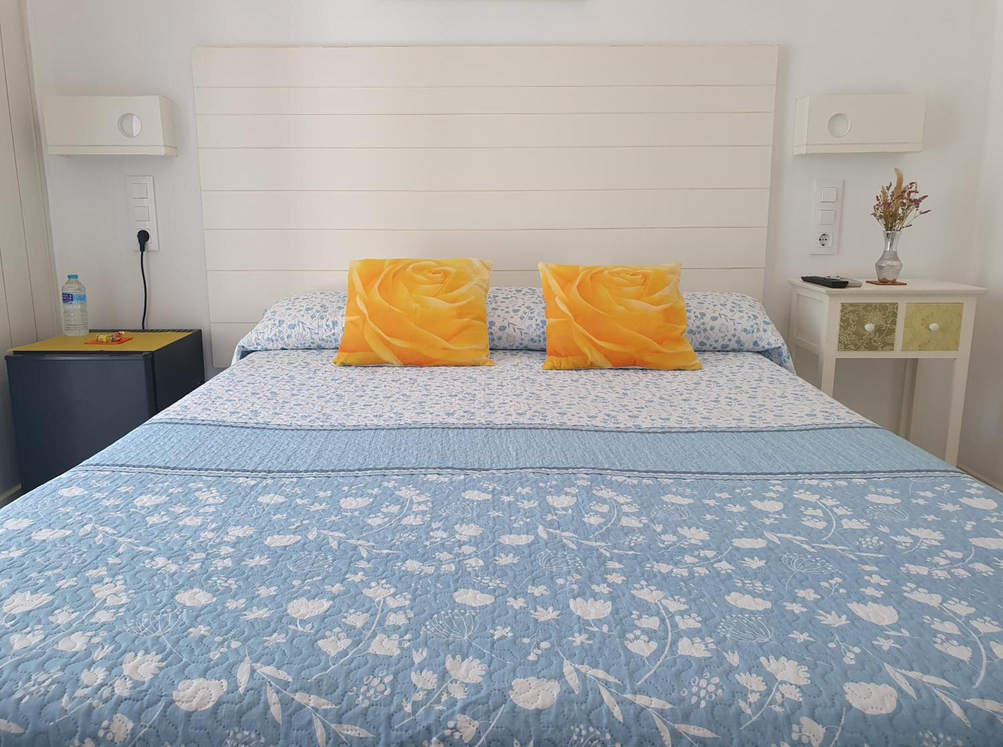 Hostal Mi Campana Denia Exterior photo